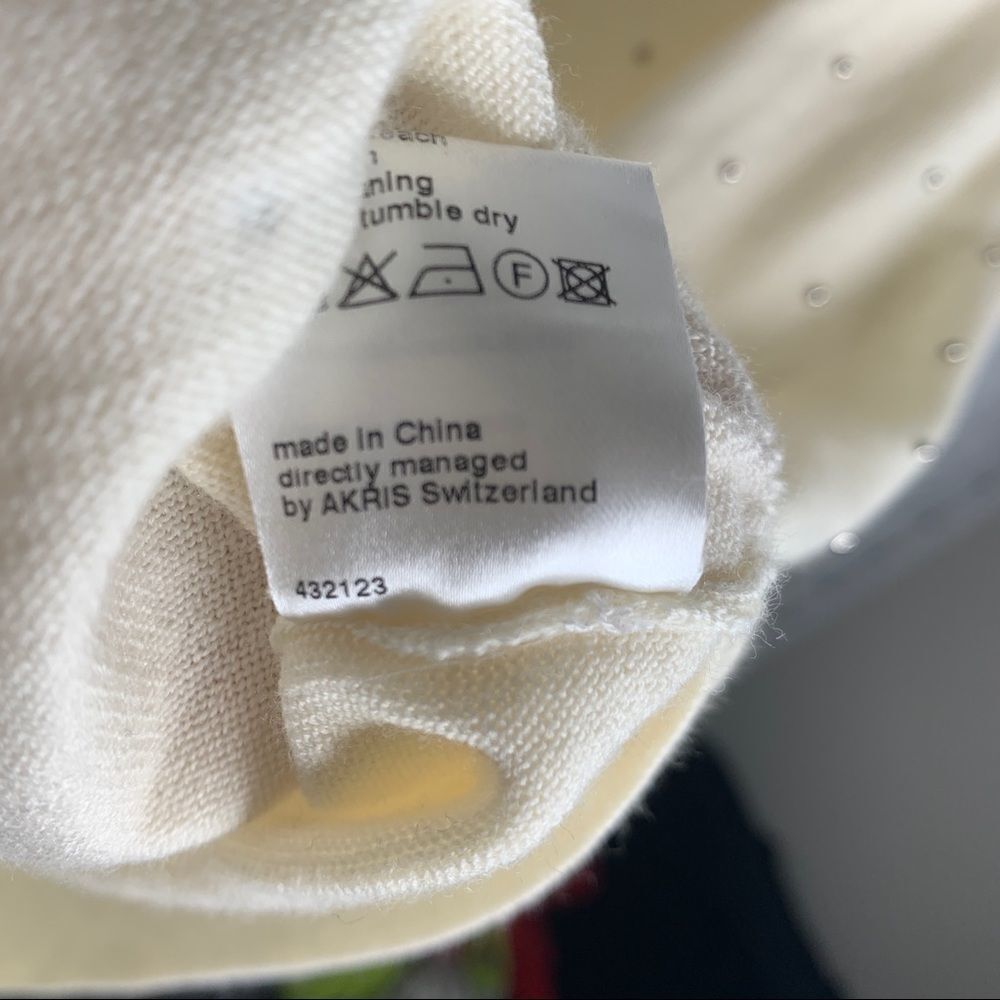 Akris Punto Sheer Wool Cream Embellished Sweater size 10 - Picture 6 of 7